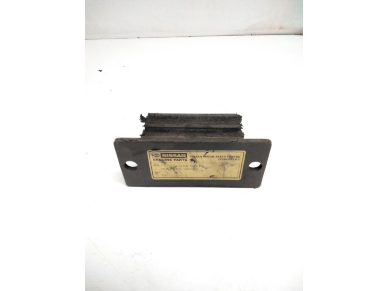 Recambio de soporte motor delantero para ebro f-275 f-275 referencia OEM IAM AR21004  PERKINS