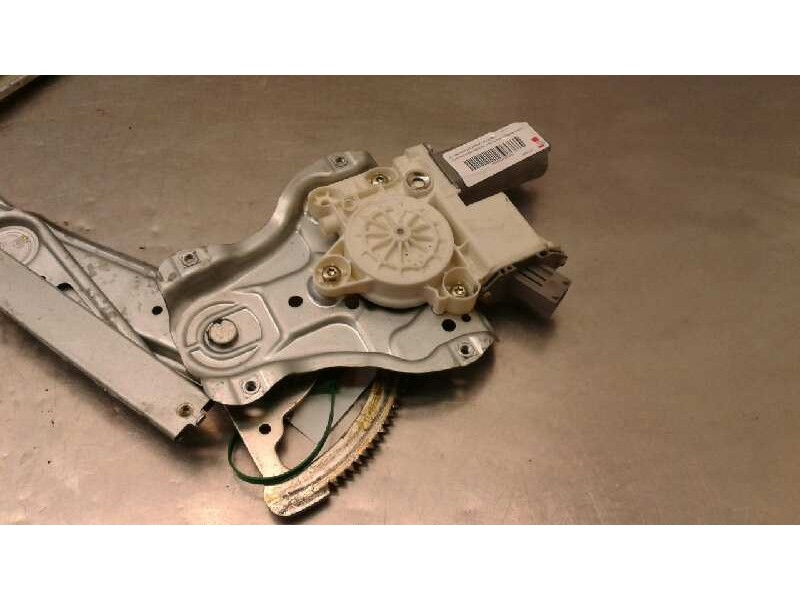 Recambio de elevalunas delantero izquierdo para toyota avensis berlina (t25) 2.2 d-4d sol berlina (5-ptas.) referencia OEM IAM 6