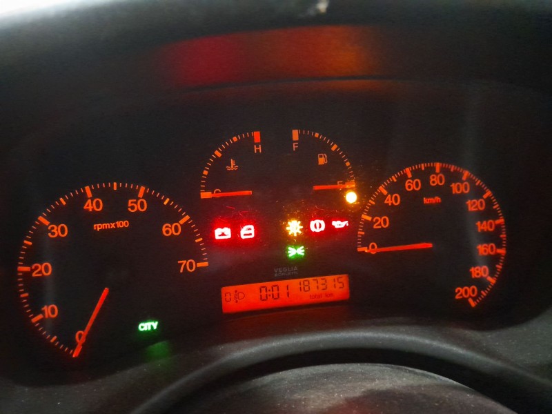 fiat punto (188_) del año 2000