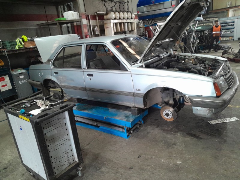 opel ascona c (j82) del año 1986