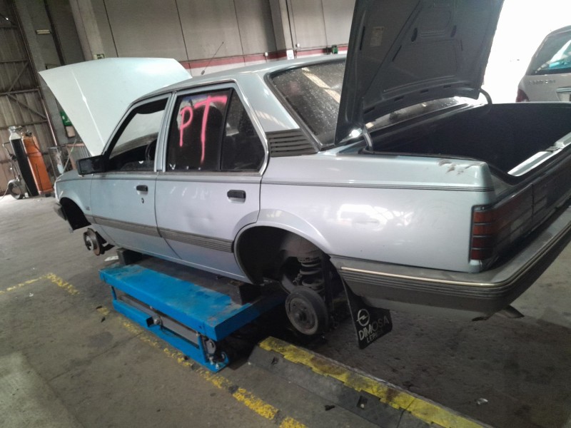 opel ascona c (j82) del año 1986