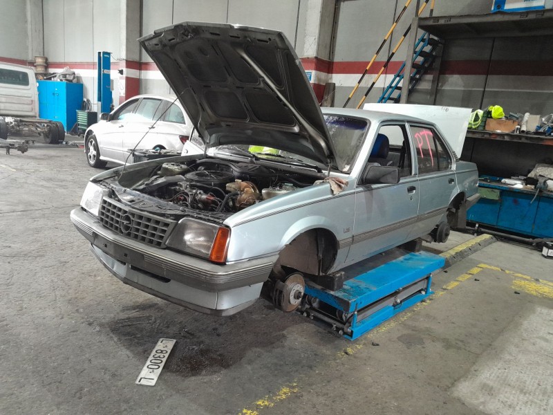 opel ascona c (j82) del año 1986