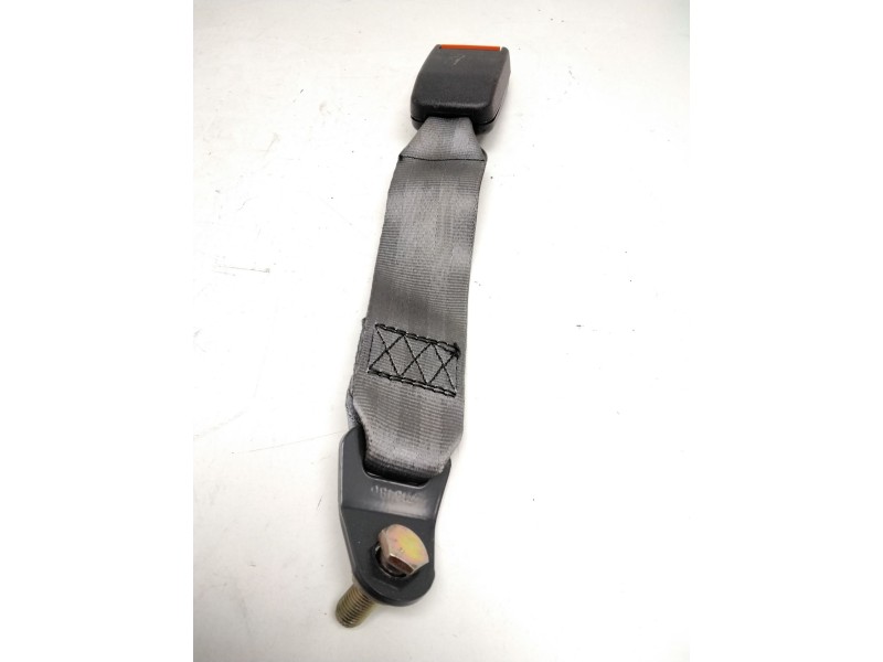Recambio de enganche cinturon trasero izquierdo para nissan terrano ii (r20) 2.4 4wd referencia OEM IAM   