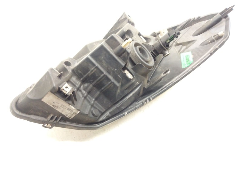 Recambio de faro izquierdo para dacia sandero 1.4 (bs0c, bs0a, bs0g, bs1f, bs0e) referencia OEM IAM 8200733878  