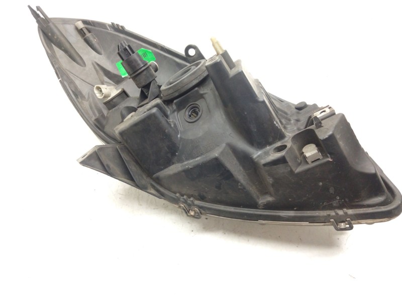 Recambio de faro izquierdo para dacia sandero 1.4 (bs0c, bs0a, bs0g, bs1f, bs0e) referencia OEM IAM 8200733878  