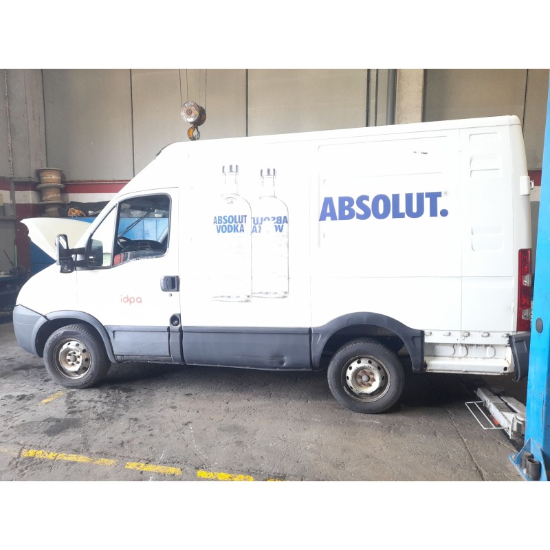 iveco daily iv furgón del año 2014