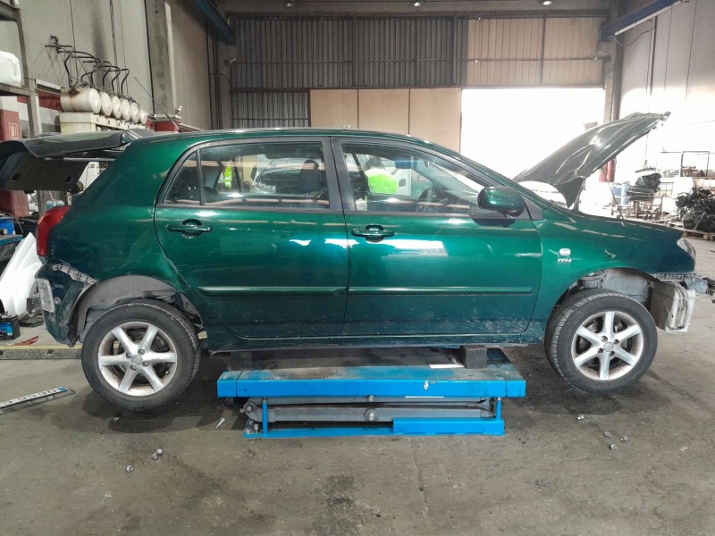 toyota corolla (_e12_) del año 2004