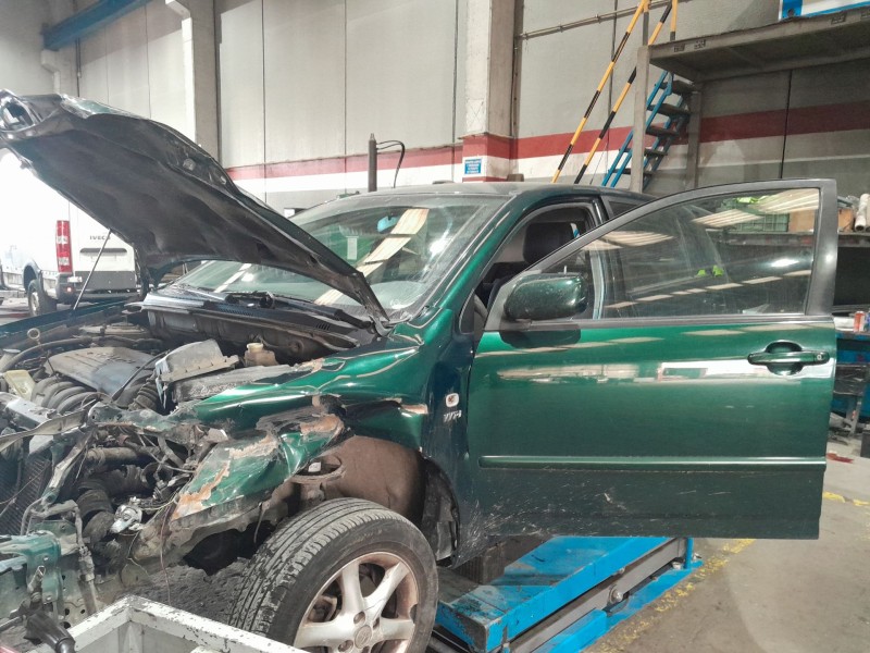 toyota corolla (_e12_) del año 2004