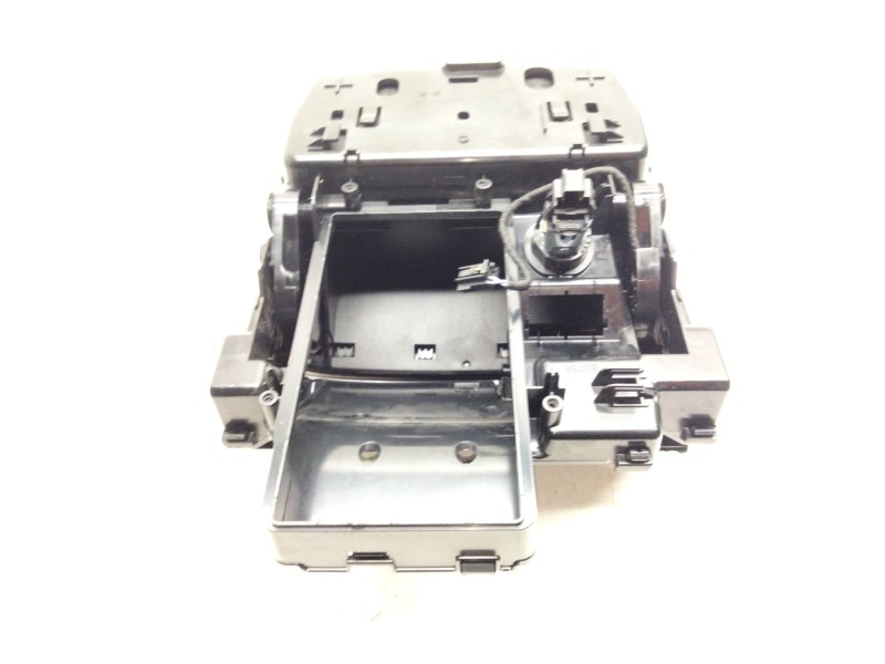 Recambio de guantera superior central para mercedes-benz clase e (w213) 2.0 e 220 d (213.004) referencia OEM IAM A2136808807  