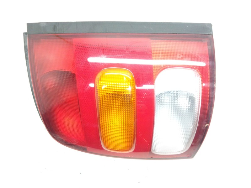 Recambio de piloto trasero derecho para nissan micra ii (k11) 1.0 i 16v referencia OEM IAM 236030020  