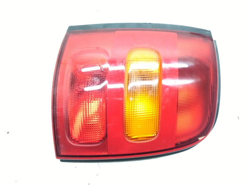 Recambio de piloto trasero izquierdo para nissan micra ii (k11) 1.0 i 16v referencia OEM IAM 236030030  