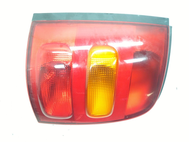 Recambio de piloto trasero izquierdo para nissan micra ii (k11) 1.0 i 16v referencia OEM IAM 236030030  