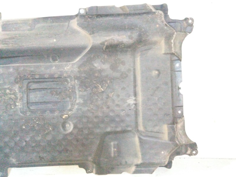 Recambio de cubrecarter para mercedes-benz clase e (w213) 2.0 e 220 d (213.004) referencia OEM IAM A2135206000  