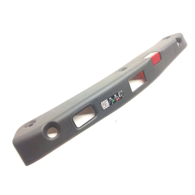 Recambio de moldura trasera para mercedes-benz clase e (w213) 2.0 e 220 d (213.004) referencia OEM IAM A2137500300  