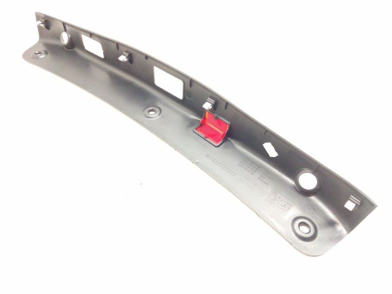 Recambio de moldura trasera para mercedes-benz clase e (w213) 2.0 e 220 d (213.004) referencia OEM IAM A2137500300  