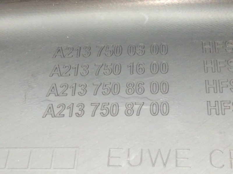 Recambio de moldura trasera para mercedes-benz clase e (w213) 2.0 e 220 d (213.004) referencia OEM IAM A2137500300  