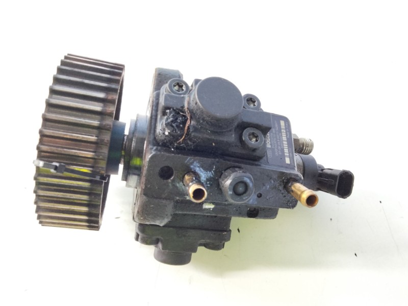 Recambio de bomba inyeccion para opel vectra c berlina 1.9 cdti referencia OEM IAM 0445010156  