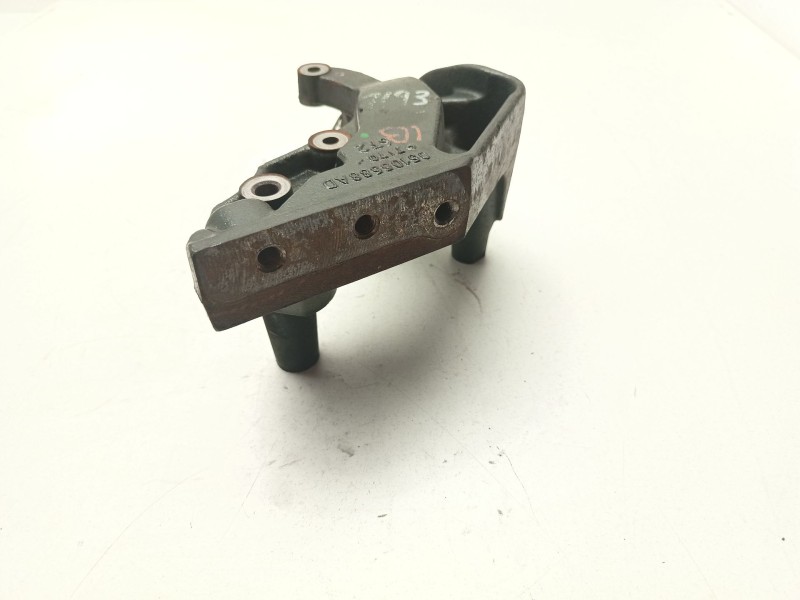 Recambio de soporte motor derecho inferior para dodge avenger referencia OEM IAM 05105588AD  