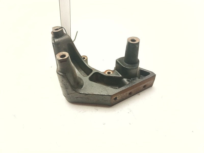 Recambio de soporte motor derecho inferior para dodge avenger referencia OEM IAM 05105588AD  