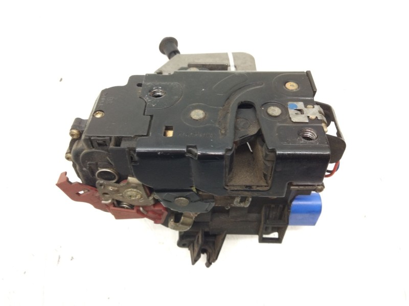 Recambio de cerradura puerta delantera derecha para audi a3 (8p) 1.9 tdi referencia OEM IAM   