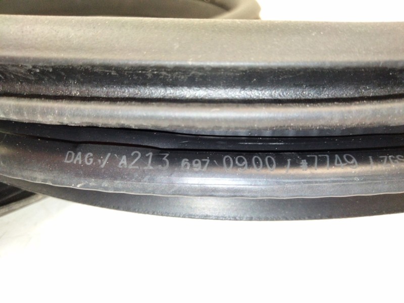 Recambio de gomas contorno puerta para mercedes-benz clase e (w213) 2.0 e 220 d (213.004) referencia OEM IAM A2136970900  
