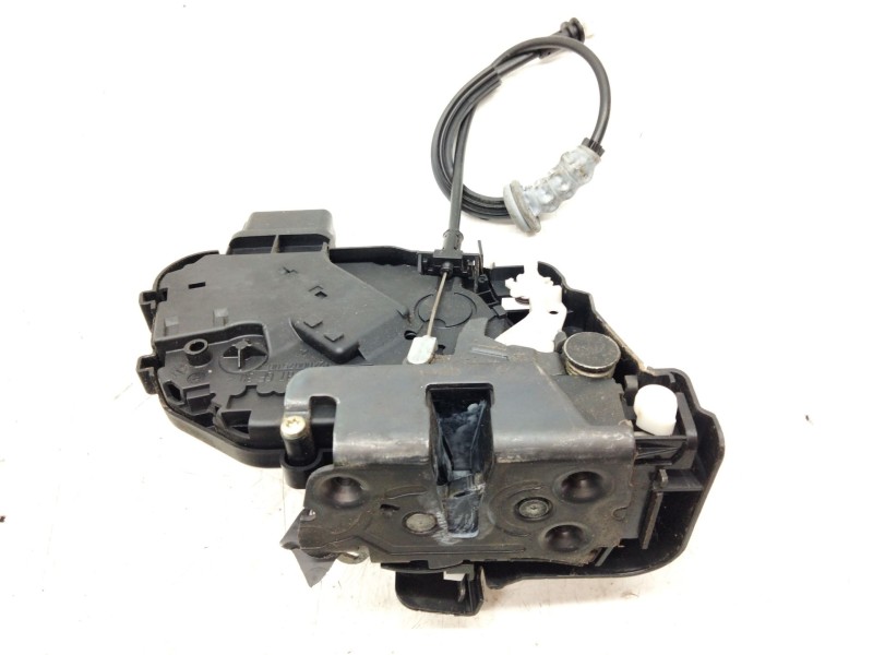 Recambio de cerradura puerta trasera derecha para volvo s40 berlina 2.0 diesel cat referencia OEM IAM 30699803  