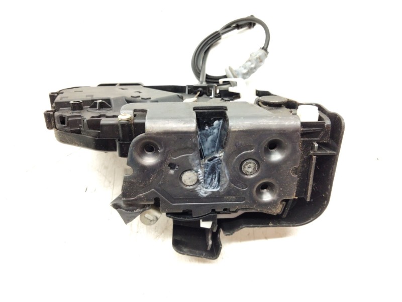 Recambio de cerradura puerta trasera derecha para volvo s40 berlina 2.0 diesel cat referencia OEM IAM 30699803  