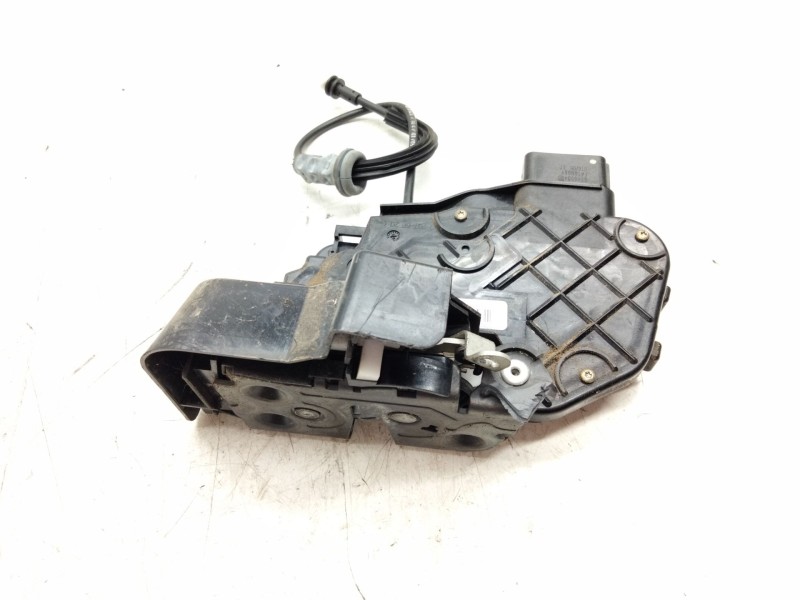 Recambio de cerradura puerta trasera derecha para volvo s40 berlina 2.0 diesel cat referencia OEM IAM 30699803  