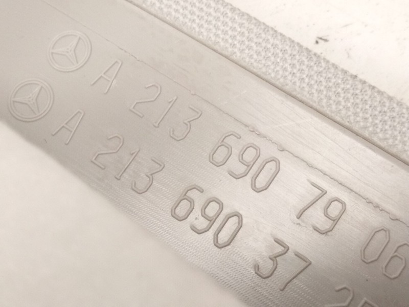 Recambio de moldura para mercedes-benz clase e (w213) 2.0 e 220 d (213.004) referencia OEM IAM A2136907906  