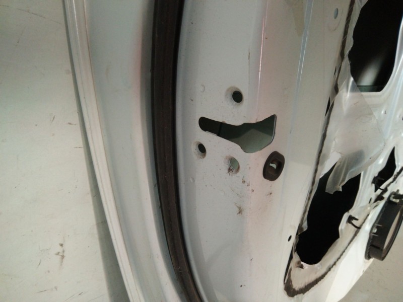 Recambio de puerta trasera izquierda para nissan np300 pick-up (d23) acenta double cab 4x4 referencia OEM IAM   