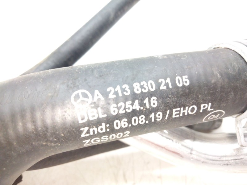 Recambio de tubo radiador para mercedes-benz clase e (w213) 2.0 e 220 d (213.004) referencia OEM IAM A2138302105  