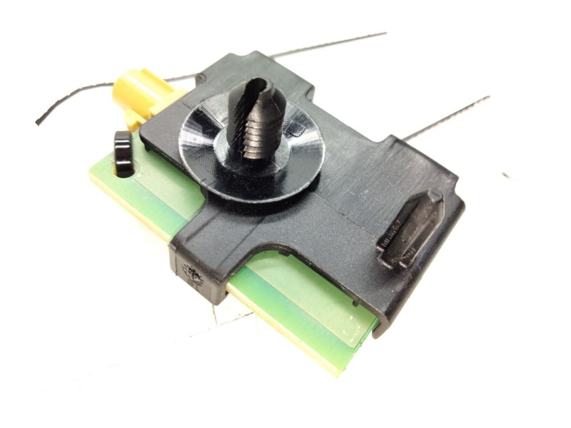 Recambio de antena para mercedes-benz clase e (w213) 2.0 e 220 d (213.004) referencia OEM IAM A1779052902  