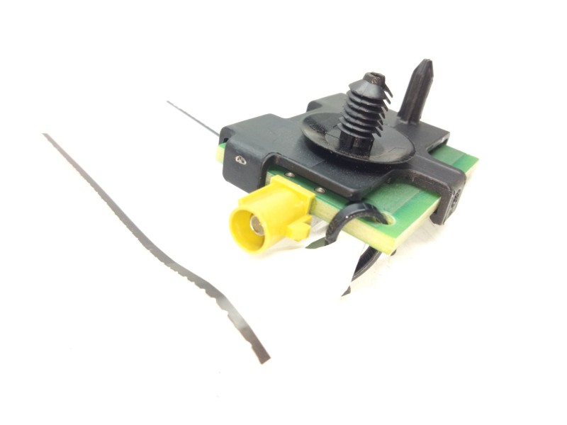 Recambio de antena para mercedes-benz clase e (w213) 2.0 e 220 d (213.004) referencia OEM IAM A1779052902  