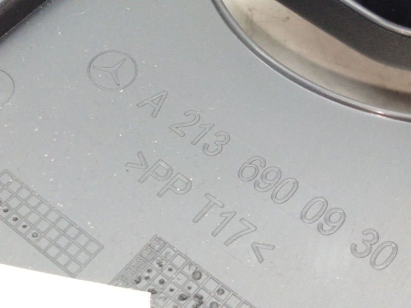 Recambio de moldura delantera derecha para mercedes-benz clase e (w213) 2.0 e 220 d (213.004) referencia OEM IAM A2136907206  