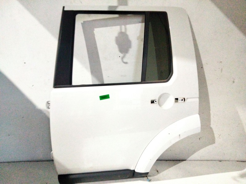 Recambio de puerta trasera izquierda para land rover discovery 5 referencia OEM IAM   