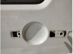 Recambio de puerta trasera izquierda para land rover discovery 5 referencia OEM IAM    2