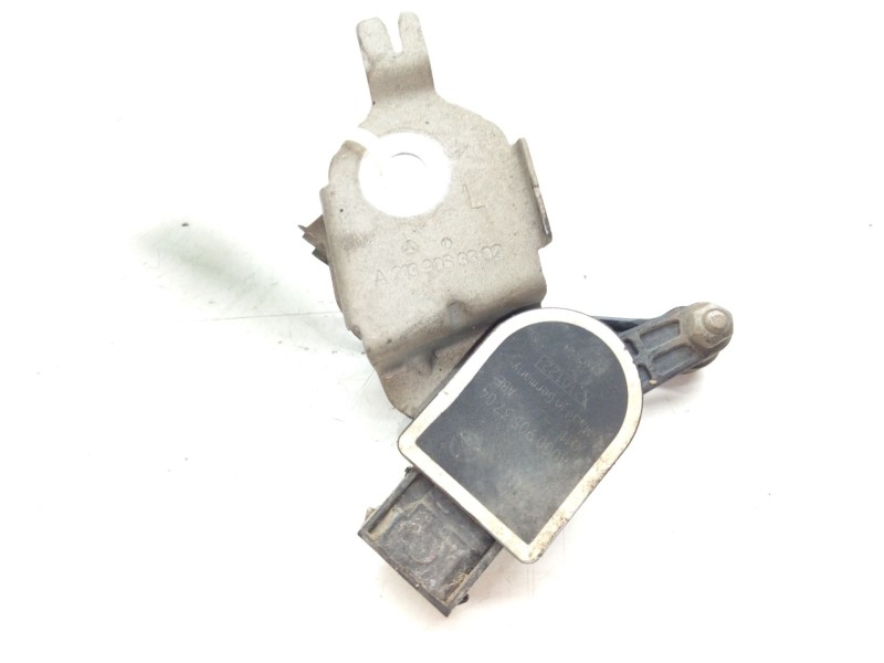 Recambio de regulador altura faros xenon para mercedes-benz clase e (w213) 2.0 e 220 d (213.004) referencia OEM IAM A0009053704 
