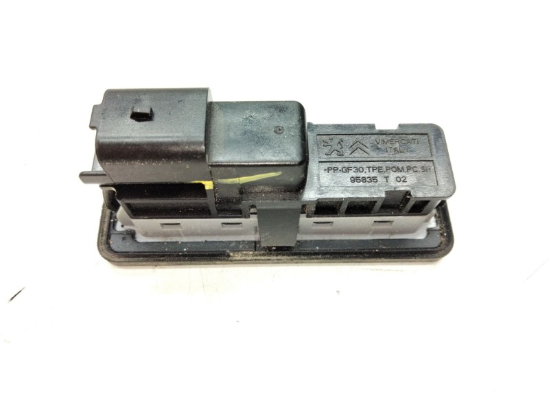 Recambio de maneta exterior porton para peugeot 3008 suv (mc_, mr_, mj_, m4_) 1.5 bluehdi 130 referencia OEM IAM 95835T  