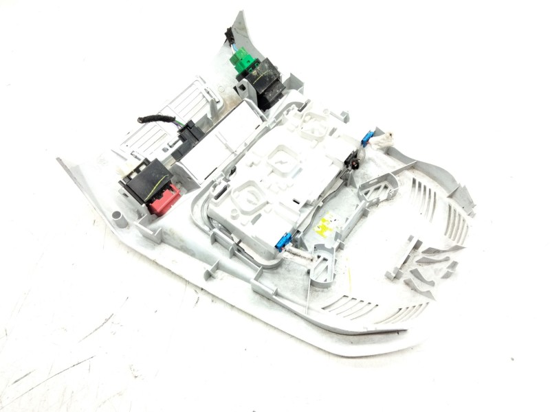 Recambio de luz interior para peugeot 3008 suv (mc_, mr_, mj_, m4_) 1.5 bluehdi 130 referencia OEM IAM 9814584177  