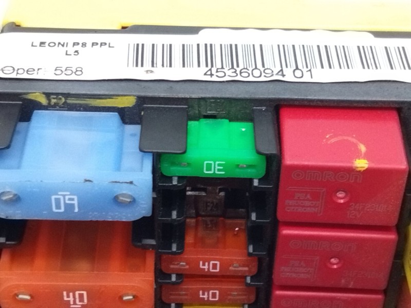 Recambio de caja fusibles para peugeot 3008 suv (mc_, mr_, mj_, m4_) 1.5 bluehdi 130 referencia OEM IAM 9804848580  