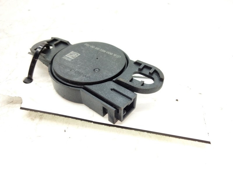 Recambio de altavoz para mercedes-benz clase e (w213) 2.0 e 220 d (213.004) referencia OEM IAM A0008220200  