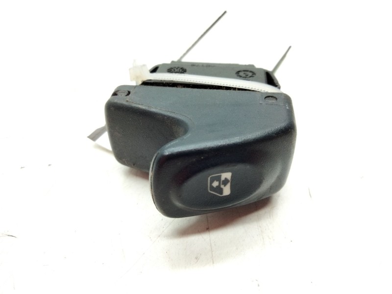 Recambio de mando elevalunas delantero derecho para renault megane i (ba0/1_) 1.6 e (ba0f, ba0s) referencia OEM IAM   