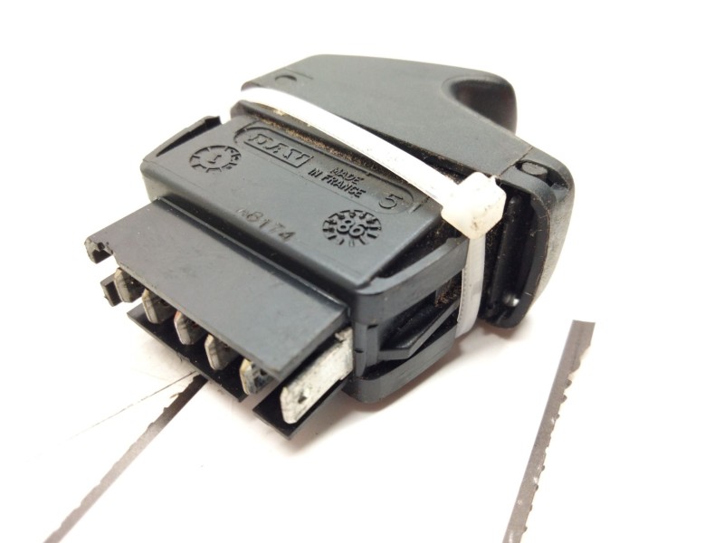 Recambio de mando elevalunas delantero derecho para renault megane i (ba0/1_) 1.6 e (ba0f, ba0s) referencia OEM IAM   