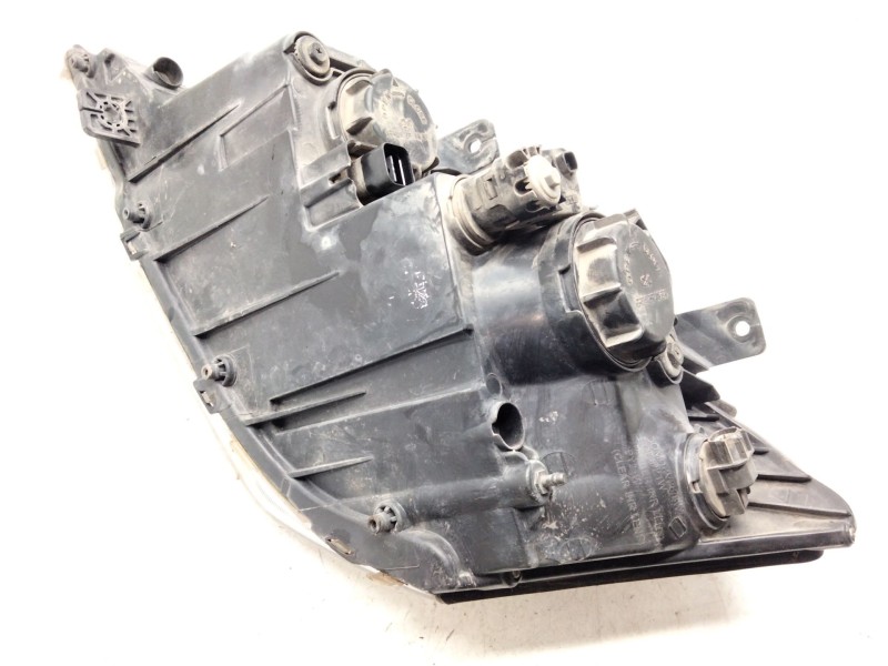 Recambio de faro derecho para ssangyong kyron 2.7 xdi 4x4 referencia OEM IAM   