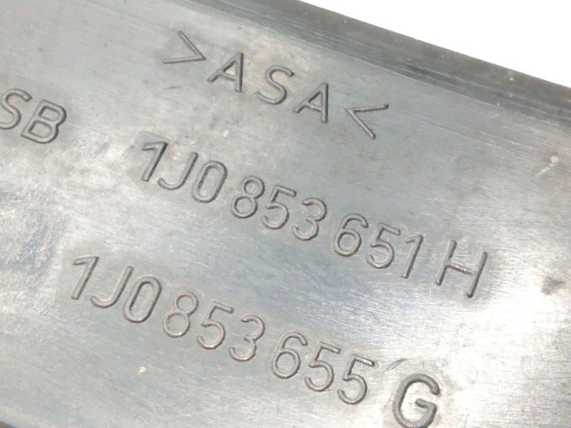 Recambio de rejilla paragolpes delantero para volkswagen golf iv (1j1) 1.6 referencia OEM IAM 1J0852651H  