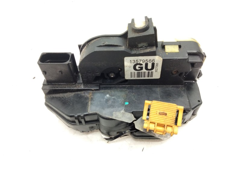 Recambio de cerradura puerta trasera derecha para chevrolet orlando ltz referencia OEM IAM 13579566  