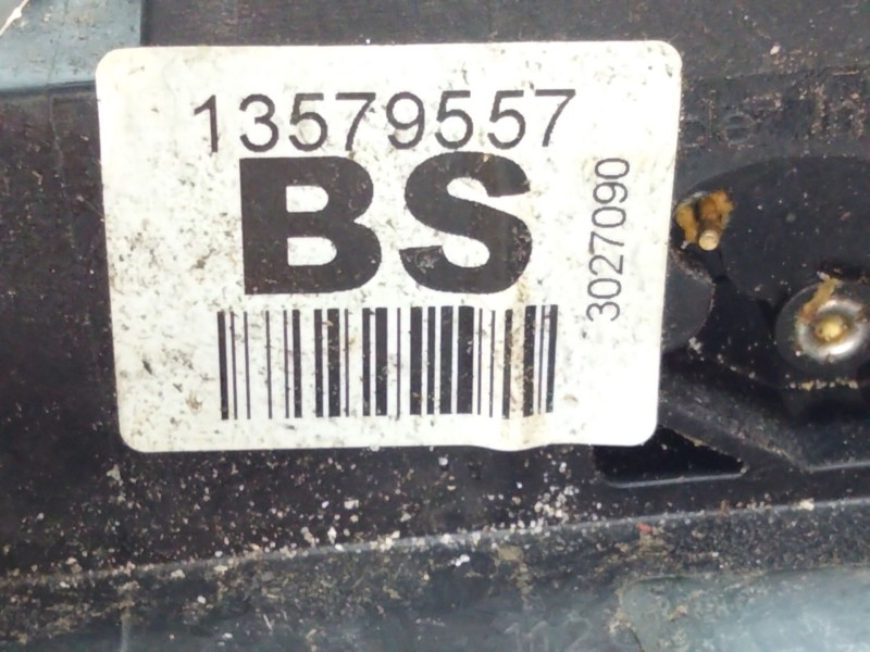 Recambio de cerradura puerta trasera izquierda para chevrolet orlando ltz referencia OEM IAM 135795547  