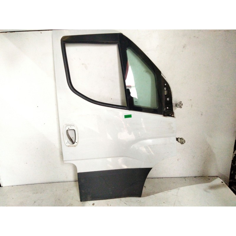 Recambio de puerta delantera derecha para iveco daily vi furgón 33s16, 35s16, 35c16, 40c16, 50c16 referencia OEM IAM   