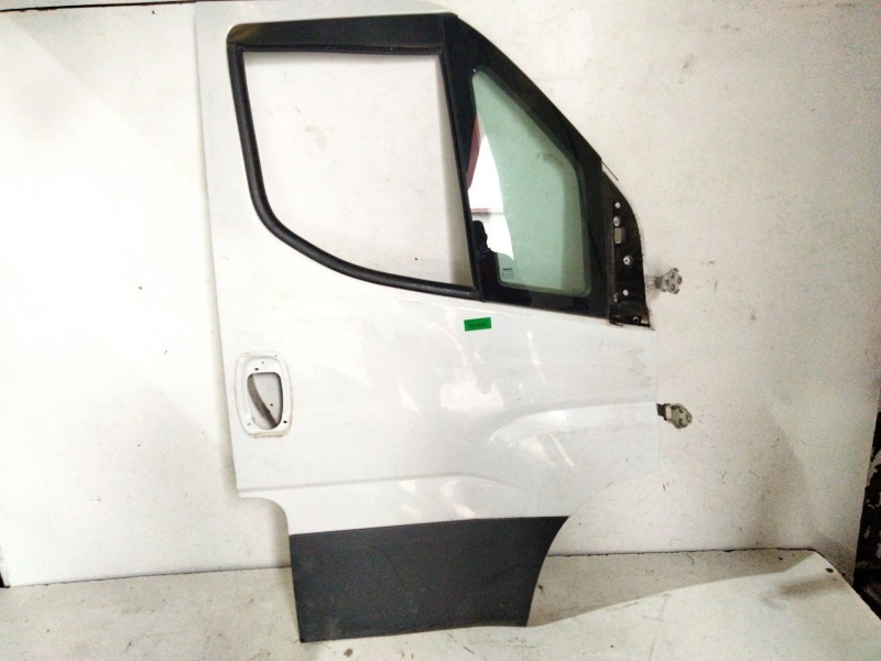 Recambio de puerta delantera derecha para iveco daily vi furgón 33s16, 35s16, 35c16, 40c16, 50c16 referencia OEM IAM   