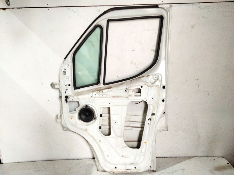 Recambio de puerta delantera derecha para iveco daily vi furgón 33s16, 35s16, 35c16, 40c16, 50c16 referencia OEM IAM   